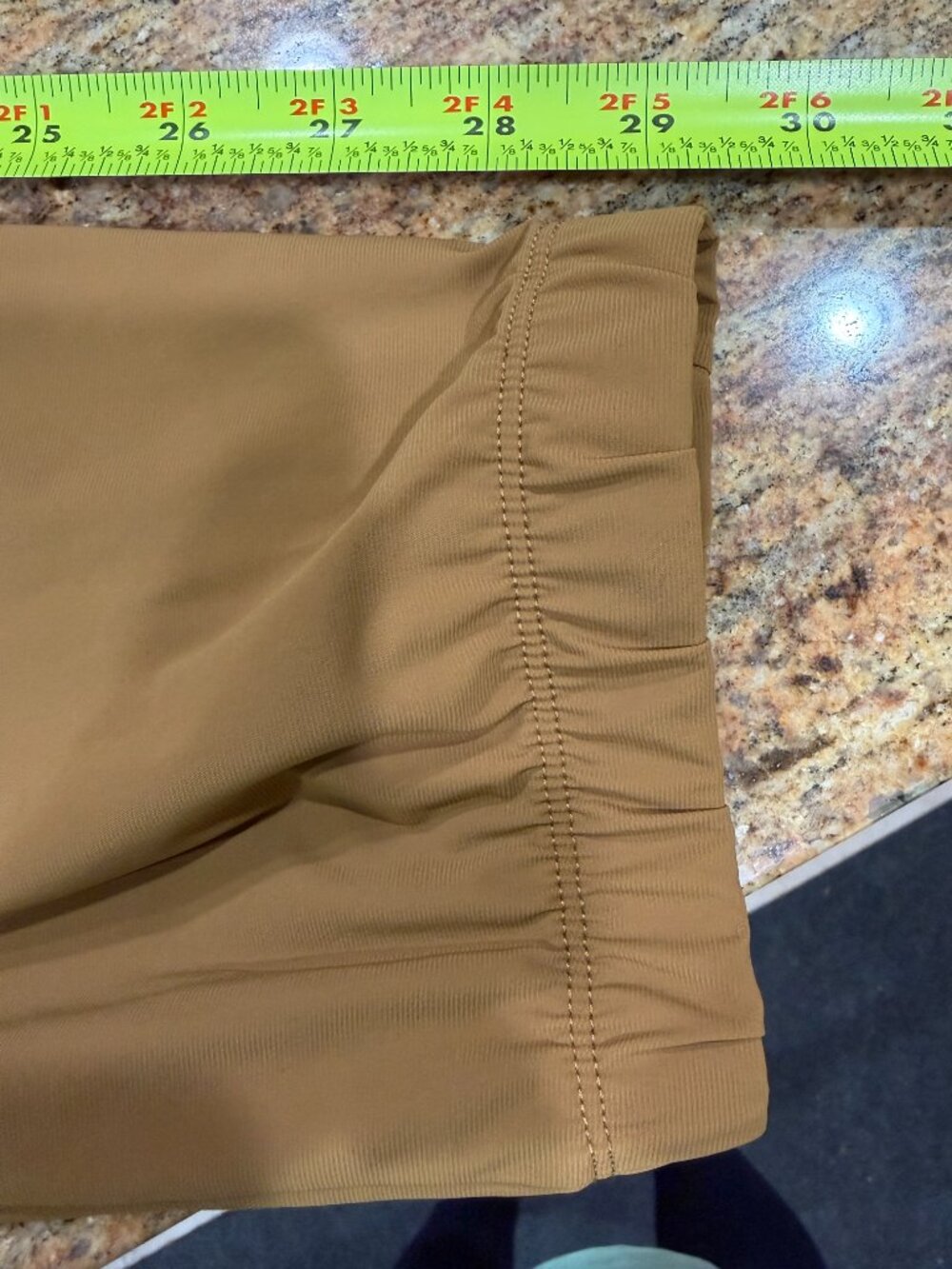 Vuori Fleet Jogger Men's Medium VGUC Inseam 29" Elastic cuff - Picture 2 of 9